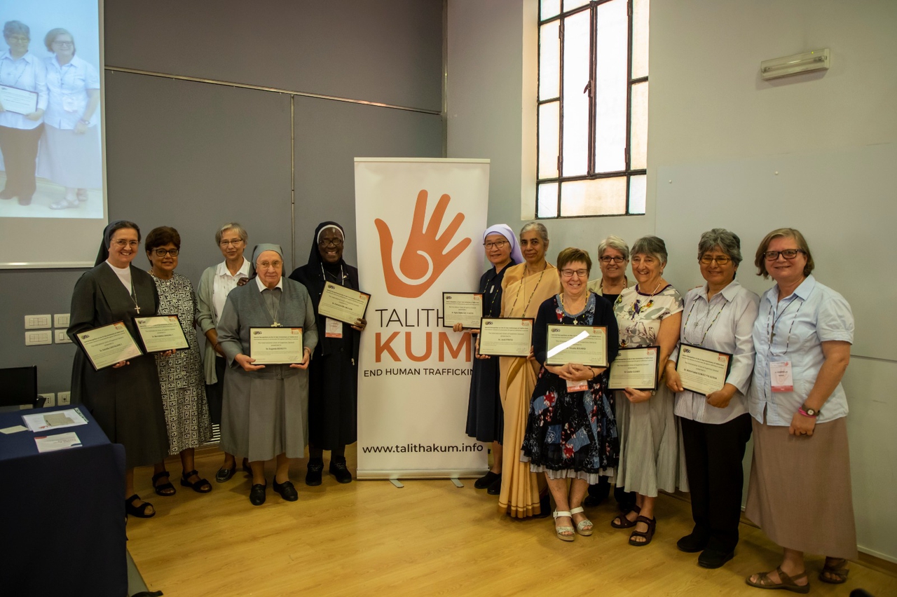 10 Irmãs premiadas em Roma pelo empenho no mundo contra o tráfico